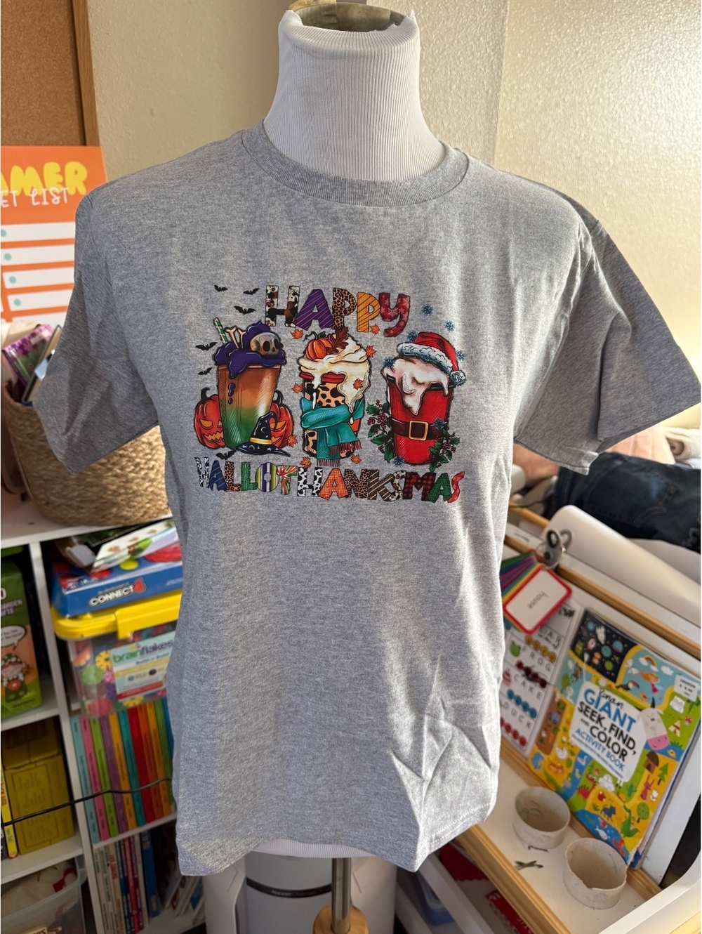 'Happy Hallowthankschristmas Halloween Christmas Graphic T-Shirt Size Large
